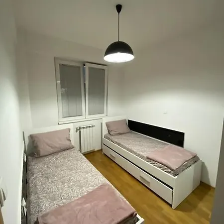 Silvi Apartments-aerodrom,